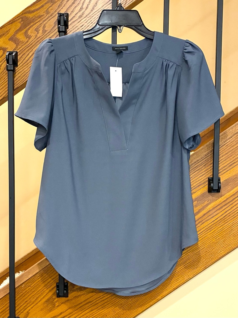 Ann Taylor Blouse Chiffon V-Neck Flutter Short Sleeve Pleated  Blue SZ. XS NWT